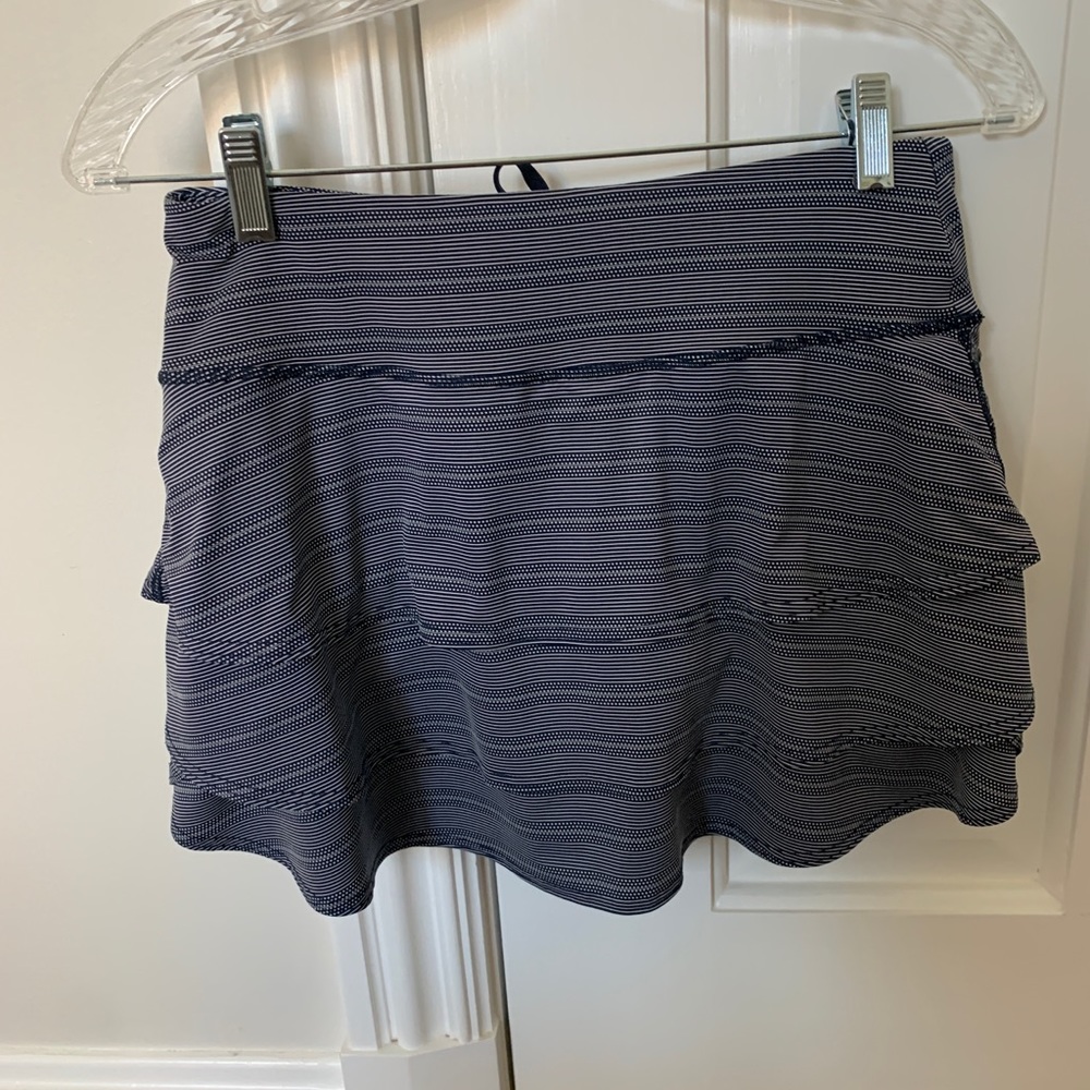 Athleta Skort Navy and White size Medium